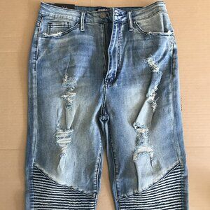 Fashion Nova Distressed Jeans NEW 11